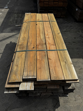 Ca. 153x Douglas planken geschaafd